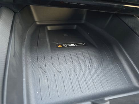 New 2026 Chevrolet Equinox EV LT image 25