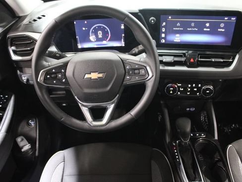 Used 2024 Chevrolet TrailBlazer LT w/ Convenience Package FWD image 29