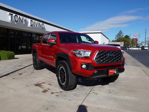 Used 2021 Toyota Tacoma TRD Off-Road w/ Technology Package AWD/4WD image 2