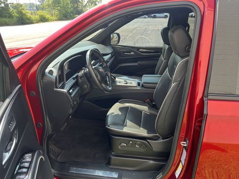 Used 2024 Cadillac Escalade Sport image 9