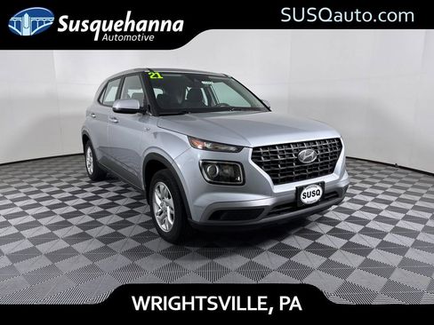 Used 2021 Hyundai Venue SE image 1
