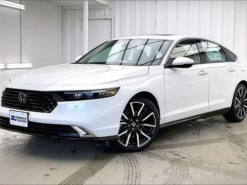 New 2026 Honda Accord Touring image 2