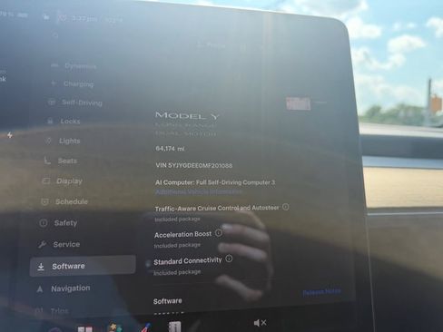 Used 2021 Tesla Model Y Long Range AWD/4WD image 19