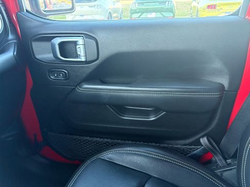 Used 2023 Jeep Wrangler Sahara image 21