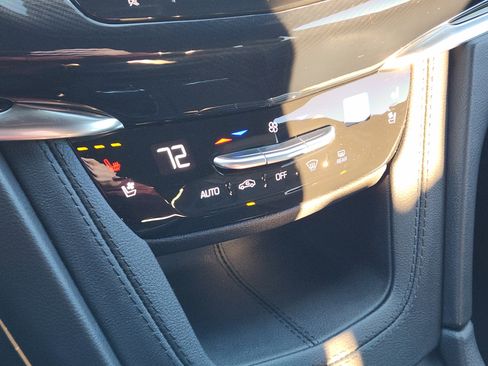 Used 2024 Cadillac XT6 Sport w/ Platinum Package image 23