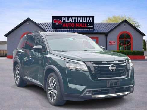Used 2022 Nissan Pathfinder Platinum w/ Cargo Package AWD/4WD image 1