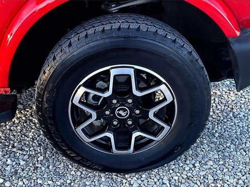 Used 2023 Ford Bronco Outer Banks image 8