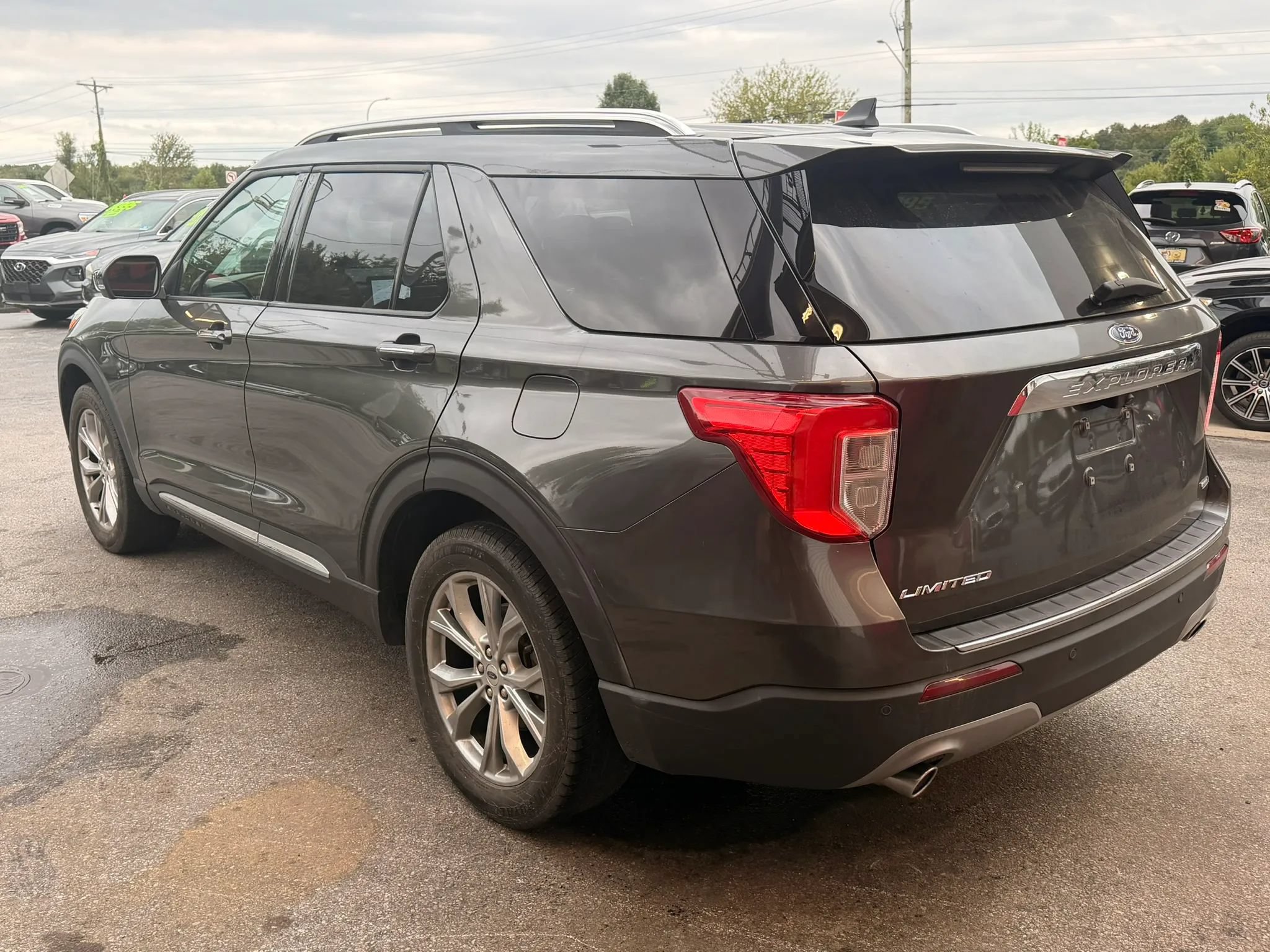 Used 2020 Ford Explorer Limited AWD/4WD image 2
