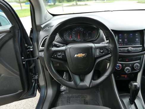Used 2021 Chevrolet Trax LS w/ Tint and Cruise Package AWD/4WD image 11