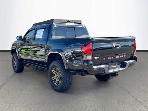 Used 2019 Toyota Tacoma TRD Sport image 5