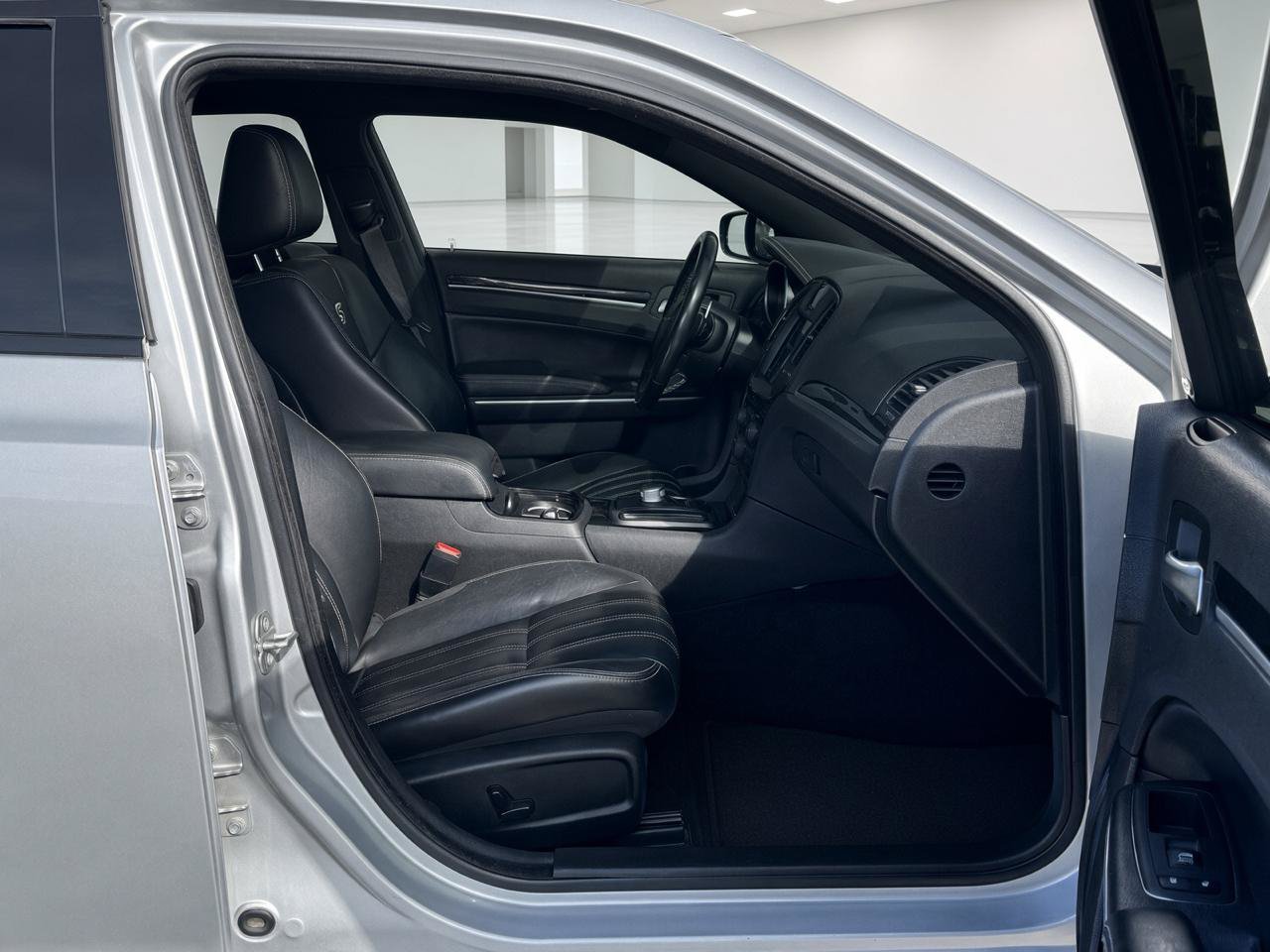 Used 2022 Chrysler 300 S RWD image 12
