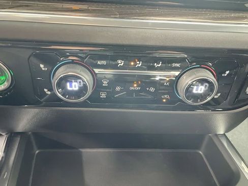 Used 2023 Chevrolet Silverado 1500 LT image 18