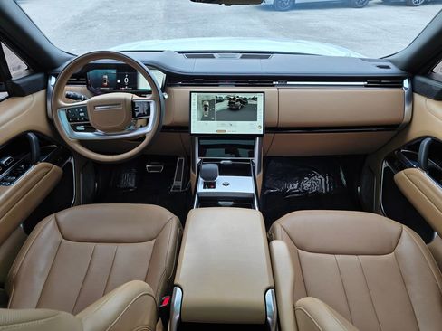 Used 2025 Land Rover Range Rover Long Wheelbase Autobiography AWD/4WD image 42