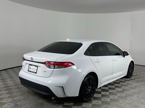 Used 2023 Toyota Corolla LE FWD image 5