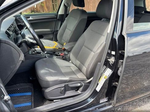 Used 2019 Volkswagen Golf S FWD image 13