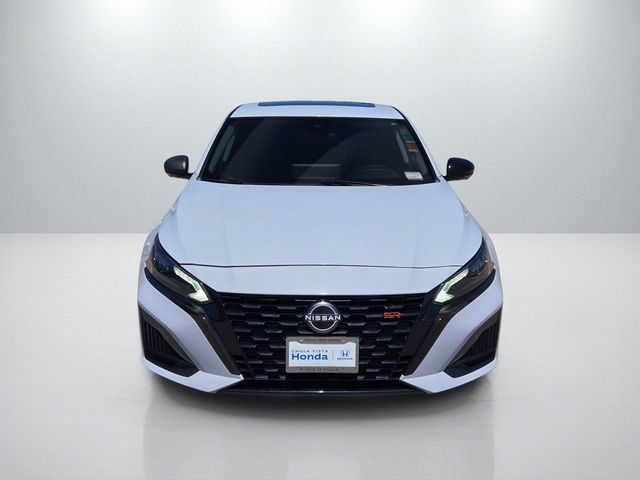 Used 2023 Nissan Altima 2.0 SR FWD image 2