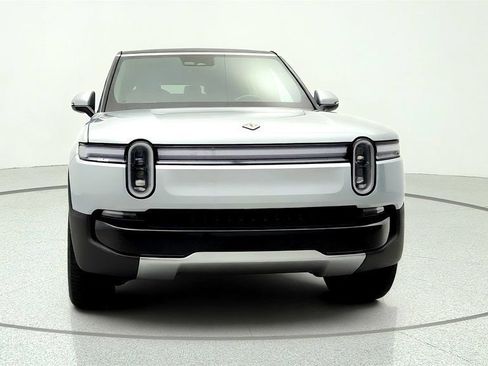 Used 2025 Rivian R1S Adventure AWD/4WD image 2