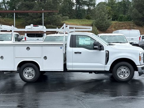 New 2026 Ford F250 XL w/ XL Chrome Package RWD image 4