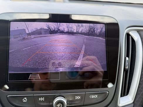 Used 2022 Chevrolet Malibu LT image 19