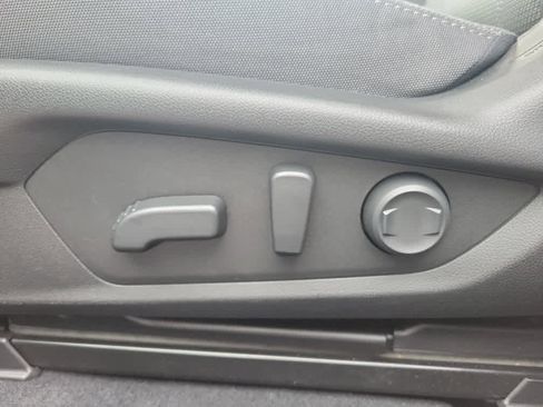 Used 2024 Subaru Crosstrek 2.0i Premium image 22