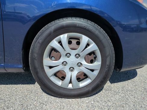 Used 2010 Hyundai Elantra FWD image 11