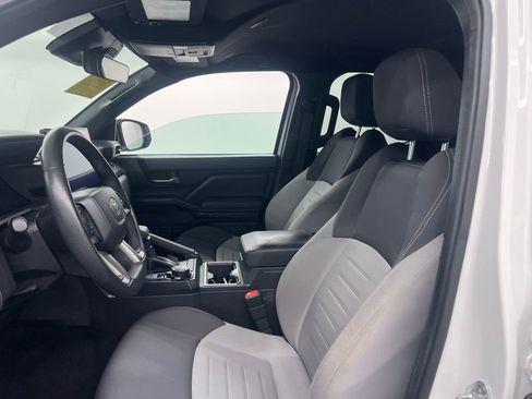 Used 2024 Toyota Tacoma TRD Sport image 9