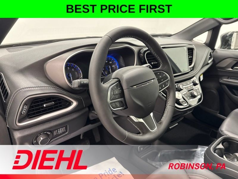 New 2027 Chrysler Pacifica Select w/ Family Tech Group FWD image 26