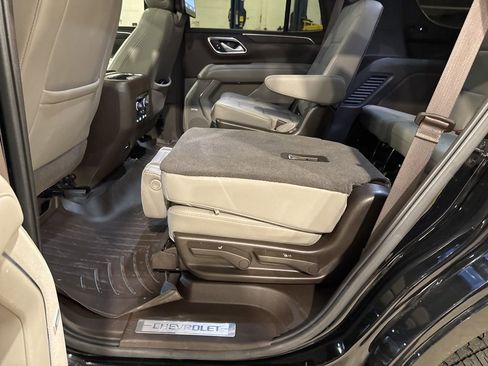 Used 2021 Chevrolet Tahoe Z71 w/ Rear Media and Nav Package image 42