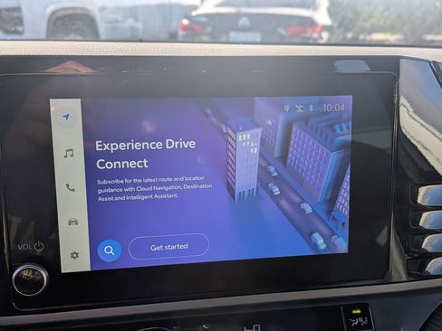 Used 2025 Toyota Camry SE image 28