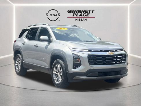Used 2025 Chevrolet Equinox LT w/ Convenience Package II FWD image 26