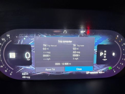 Certified 2026 Volvo XC40 B5 Plus AWD/4WD image 27
