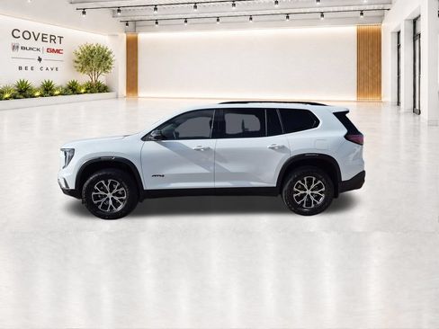 Used 2026 GMC Acadia AT4 w/ Luxury Package AWD/4WD image 8