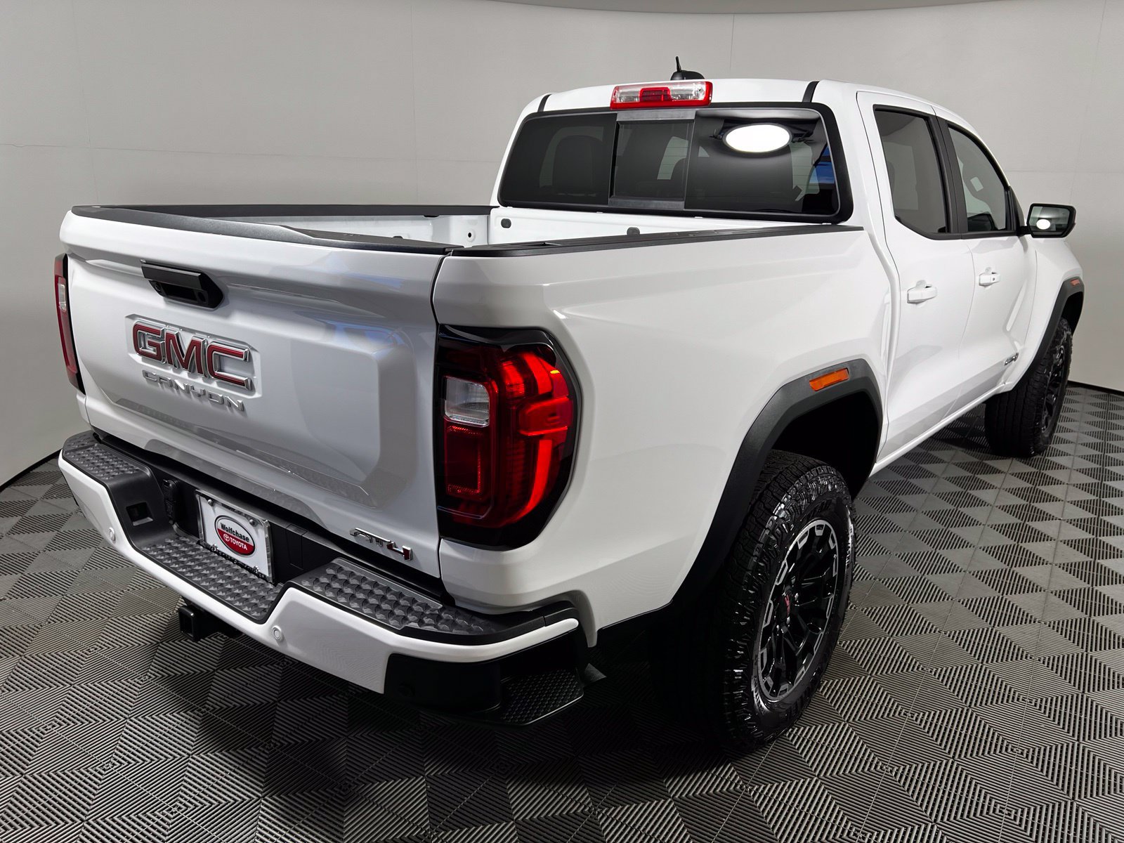 Used 2026 GMC Canyon AT4 AWD/4WD image 5