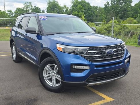 Certified 2023 Ford Explorer XLT w/ Equipment Group 202A AWD/4WD image 1