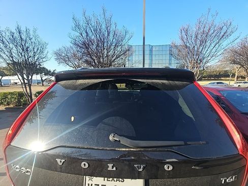 Used 2016 Volvo XC90 T6 Momentum w/ Momentum Plus Package image 5