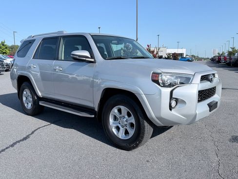 Used 2018 Toyota 4Runner SR5 Premium RWD image 3