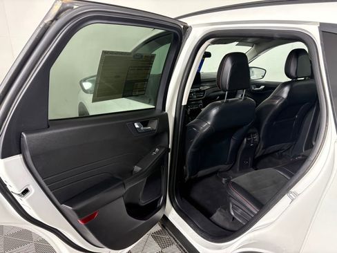 Certified 2022 Ford Escape SEL w/ SEL Stealth AWD Package image 28