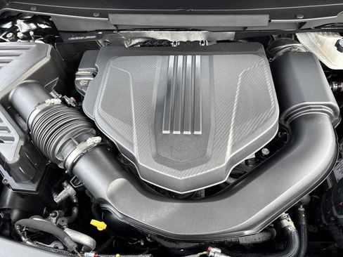Used 2026 GMC Acadia Elevation w/ Elevation Premium Package FWD image 33