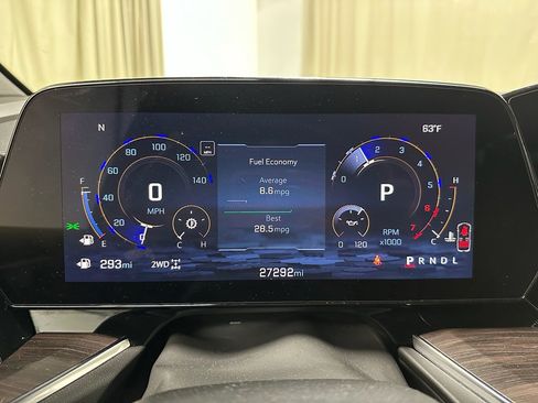 Certified 2025 Chevrolet Suburban Z71 image 31