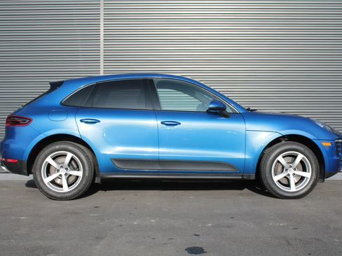 Used 2017 Porsche Macan image 8