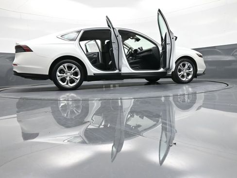 Used 2023 Honda Accord LX image 47