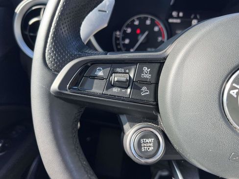 Used 2023 Alfa Romeo Stelvio Veloce image 28