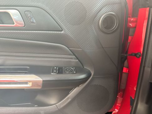 Used 2025 Ford Mustang GT Premium RWD image 33