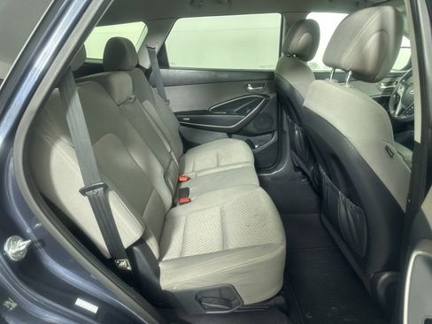 Used 2017 Hyundai Santa Fe SE image 17