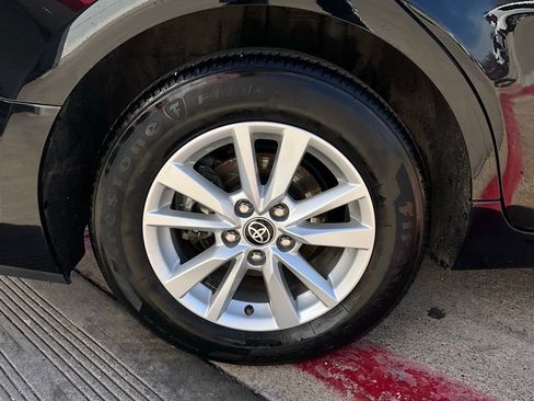 Used 2025 Toyota Camry LE image 9