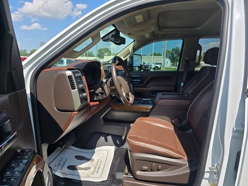 Used 2018 Chevrolet Silverado 3500 High Country AWD/4WD image 9
