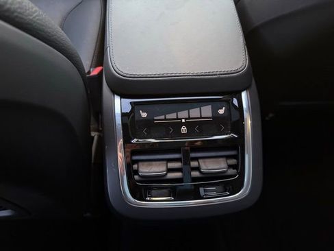 Certified 2025 Volvo XC90 B6 Core image 26