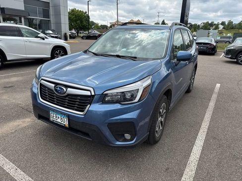 Used 2021 Subaru Forester Premium AWD/4WD image 2