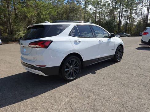 Used 2023 Chevrolet Equinox RS FWD image 6