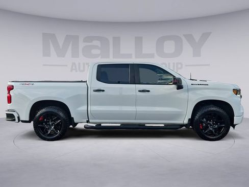 Certified 2022 Chevrolet Silverado 1500 RST w/ Redline Edition AWD/4WD image 6